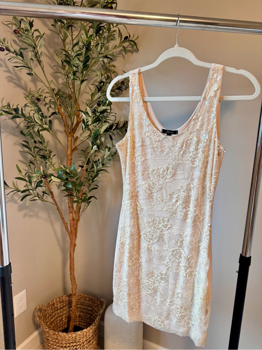 Soprano by Macy’s cream sequin mini dress in size Small.